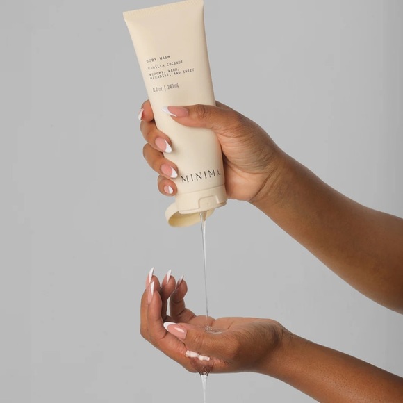 Vanilla Coconut Body Wash by Minim LA - Picture 2 of 5